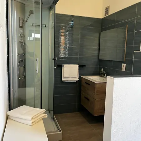 La Caletta Hotel *